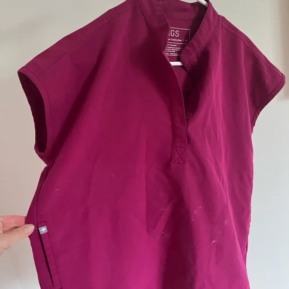 FIGS Women's purple/ pink Top - Picture 2 of 3